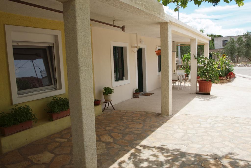 Apartments Viktorija Stari Grad Kültér fotó